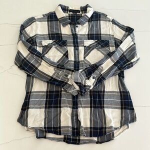 Women’s Sanctuary plaid button-up long-sleeved shirt, size M